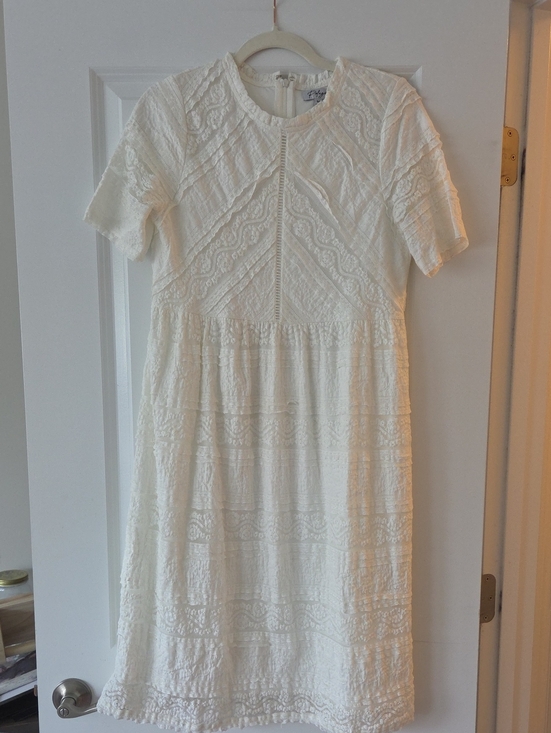 Polagram Dresses & Skirts - Polagram Ivory Textured Lace Midi Dress
